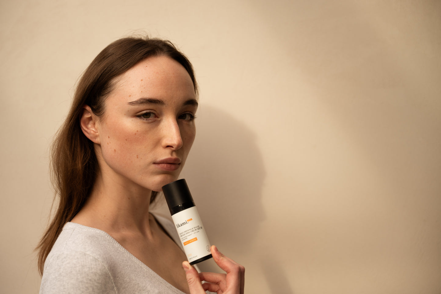 Daily Defence Fluid Broad Spectrum SPF50 - Correct & Brighten